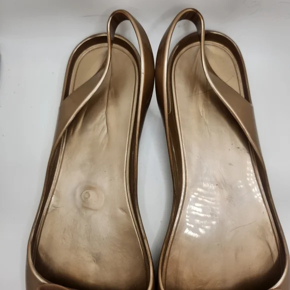 Kate Spade New York Rubber Slingback Flats Bow Metallic Gold Size 8 Jelly Sandal - Picture 3 of 7